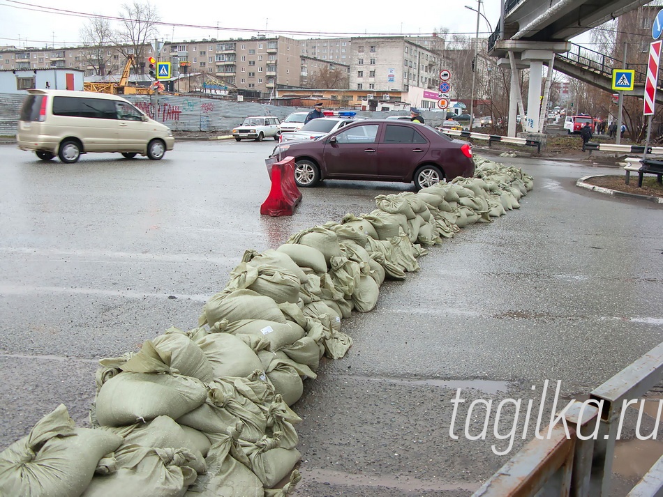 Половодье. Закрыто движение по Серова.