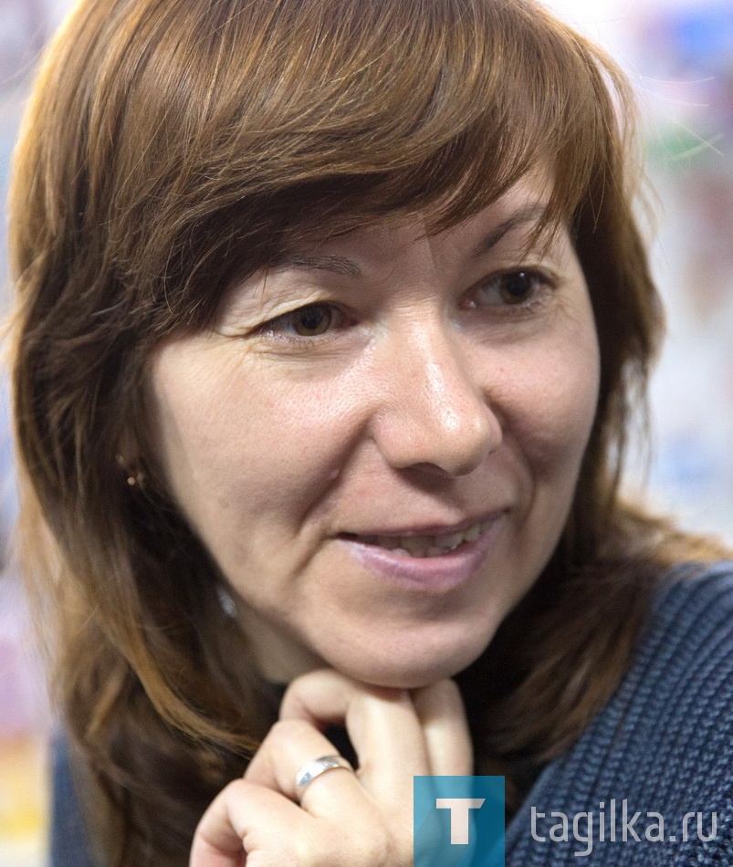 Елена Сергина, куратор «Тагильской мастерицы».

По словам куратора «мастерицы» Елены Сергиной, на выставке 2016 года было много открытий. Впервые появились поделки из ракушек, привезенные Анатолием Дерябиным, гостем из Невьянска. 