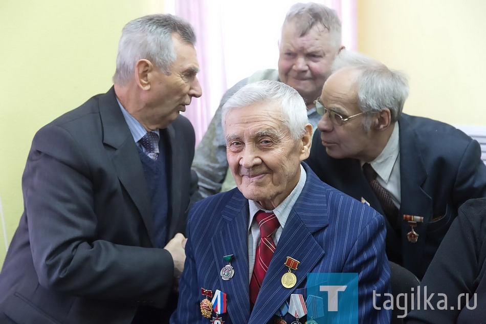 Выставка «История Советской Армии в нагрудных знаках»