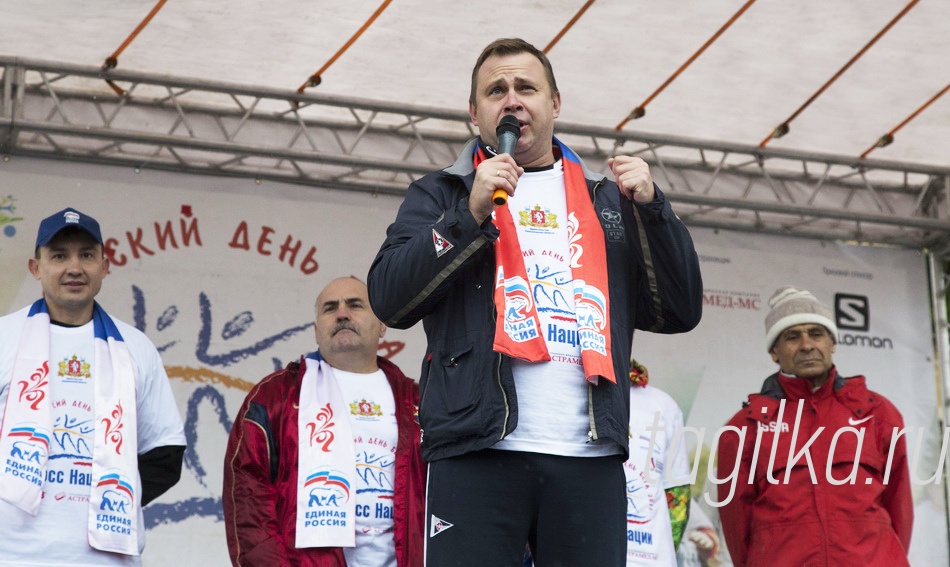 КРОСС НАЦИИ

Исполняющий полномочия главы города Владислав Пинаев поблагодарил участников за то, что они преодолели себя и пришли на соревнования вне зависимости от погодных условий.