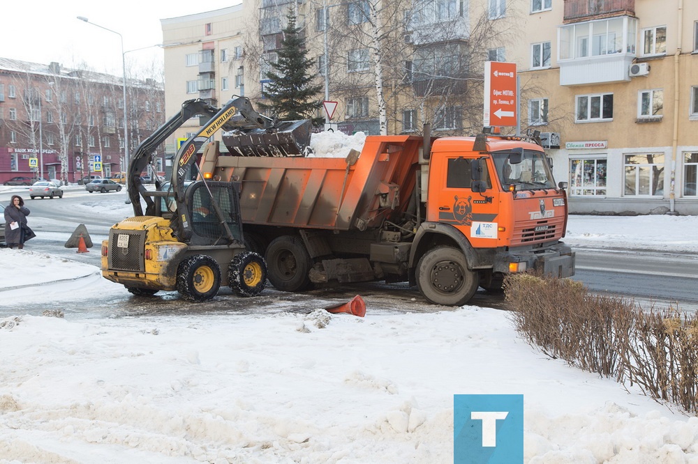 Уборка снега продолжается