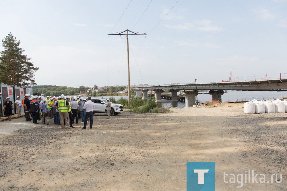 Строительство моста через Тагильский пруд продолжается круглосуточно, без перерывов и выходных