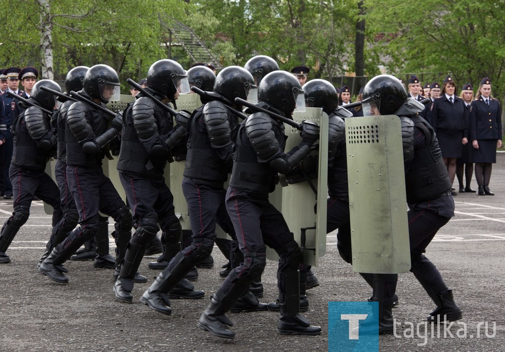 Молодые полицейские приняли присягу