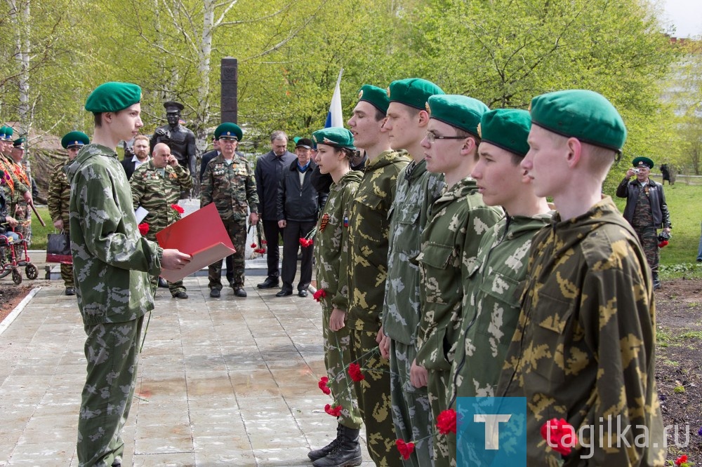 В парке Победы открыли монумент пограничникам