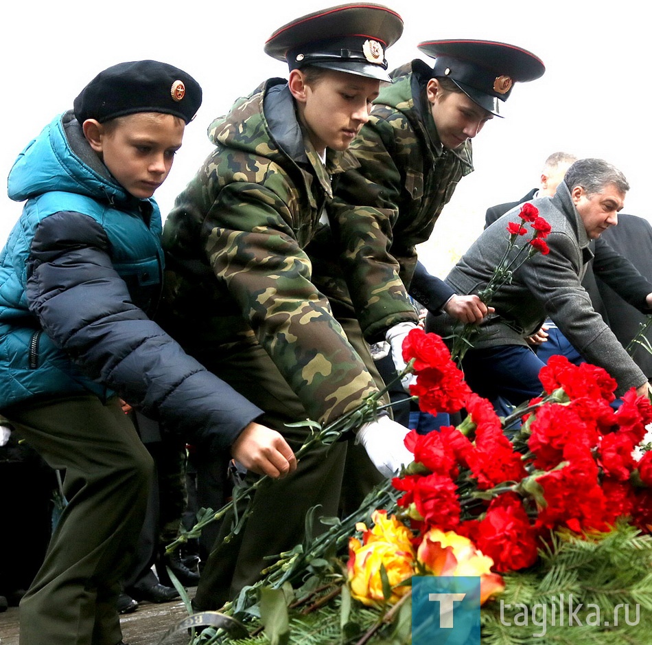 Открытие обелиска "Солдатам правопорядка".