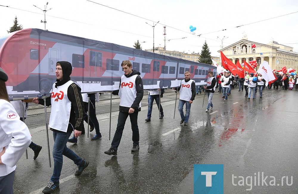 Праздничное шествие тагильчан в честь 72-летия Великой Победы.