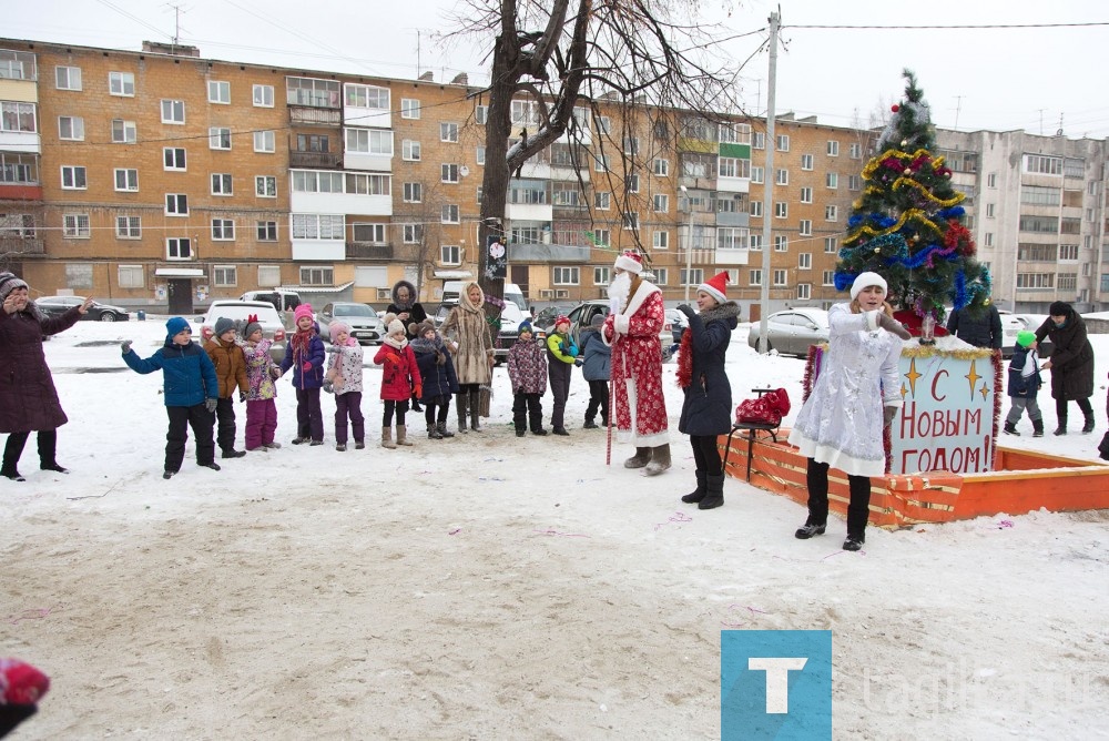 Готовимся к встрече Нового года. Красноармейская 84а