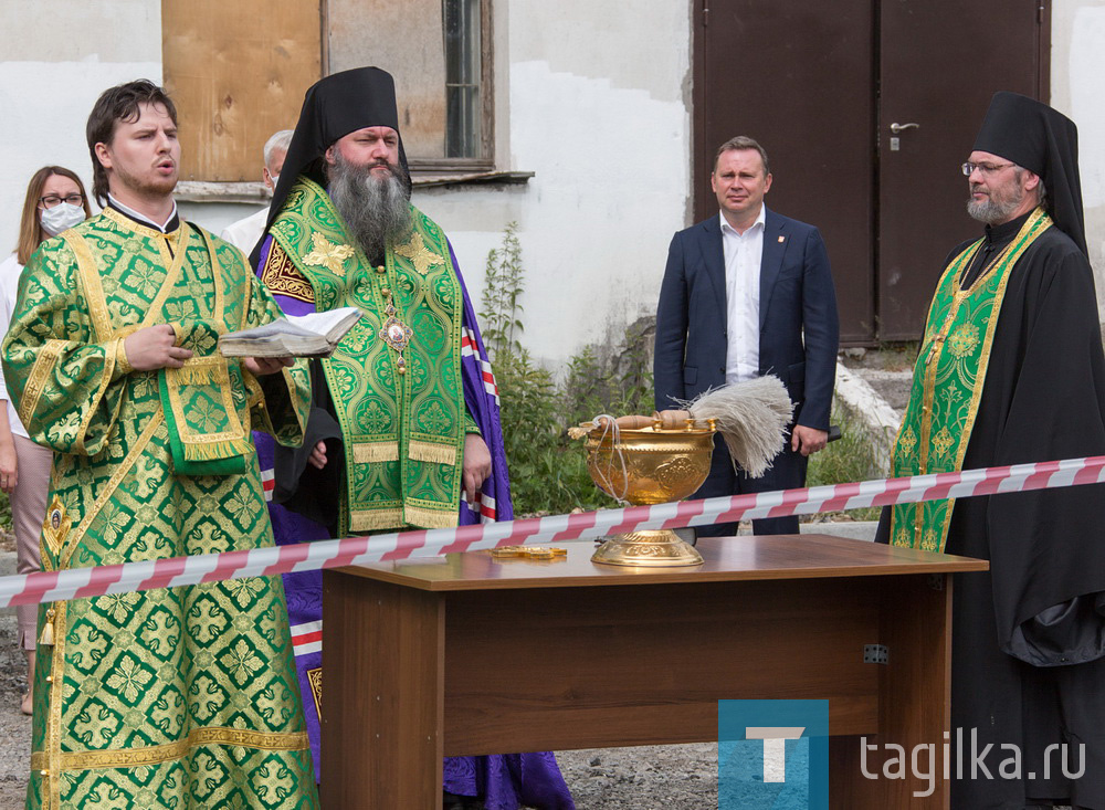 Молебен перед началом строительства часовни в сквере за ДК «Юбилейный»