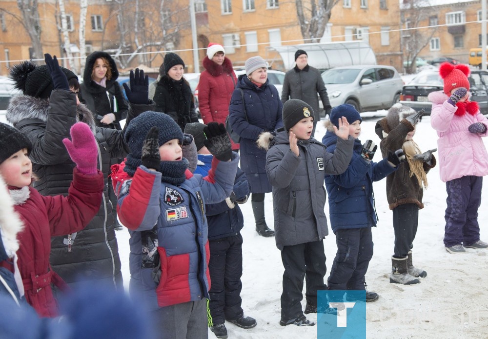 Готовимся к встрече Нового года. Красноармейская 84а