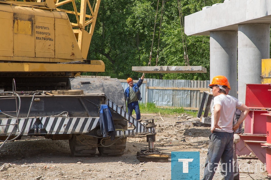 Строительство моста по Фрунзе. 07.06.2016.