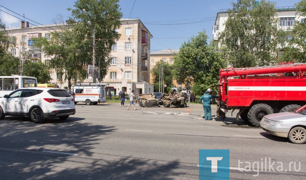 В центре Нижнего Тагила произошло ДТП с участием автобуса