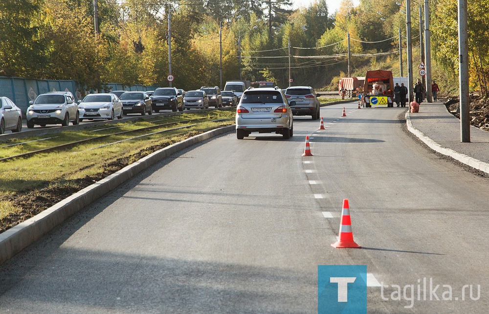 Отремонтированный в рамках национального проекта «Безопасные и качественные автомобильные дороги» участок Уральского проспекта официально сдан в эксплуатацию. Соответствующий вердикт был вынесен в ходе итоговой проверки, проведенной сотрудниками «Тагилдорстроя» и Службы заказчика городского хозяйства.