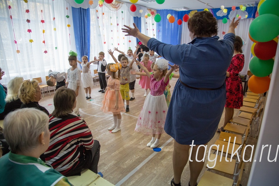 Утренник посвященный Международному дню пожилых людей в д.с. N170.