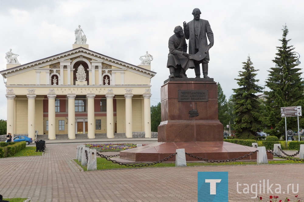 Владислав Пинаев остался недоволен ходом восстановления благоустройства, нарушенного при установке фонарей