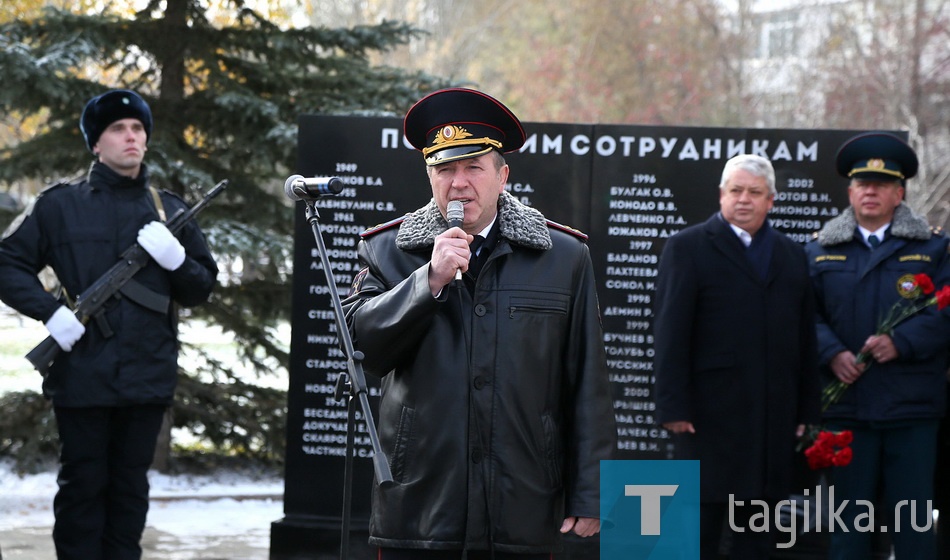 Открытие обелиска "Солдатам правопорядка".