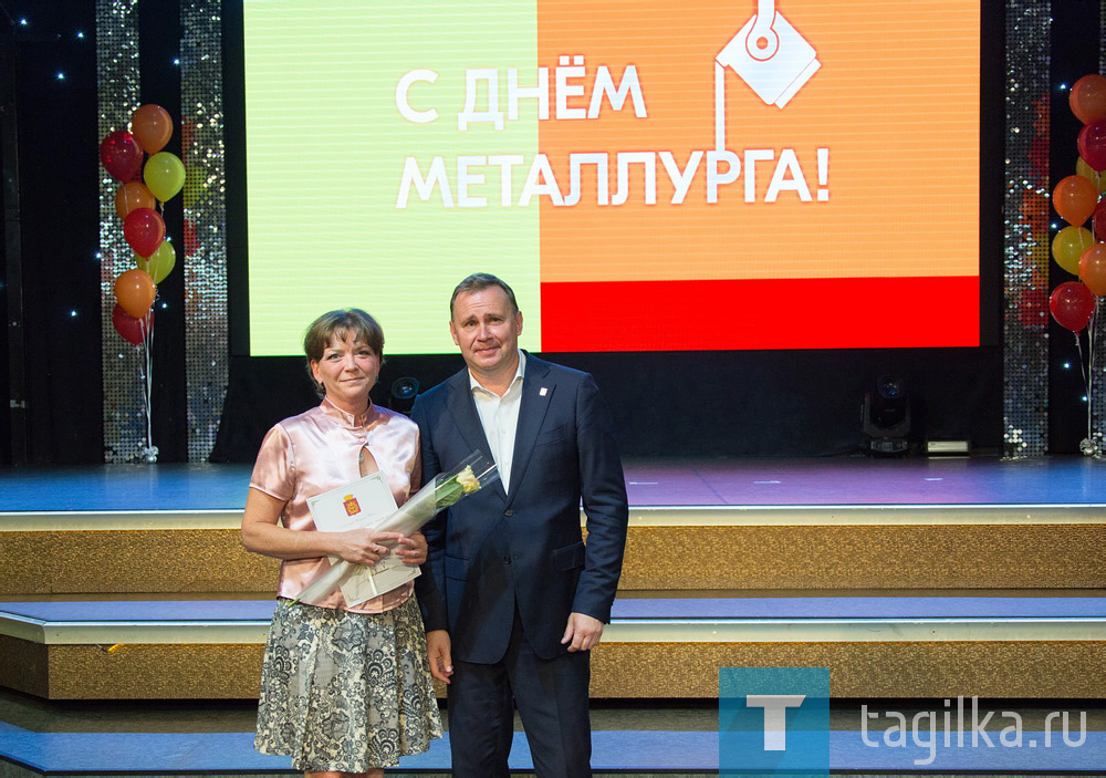 Владислав Пинаев вручил награды лучшим работникам ЕВРАЗ НТМК