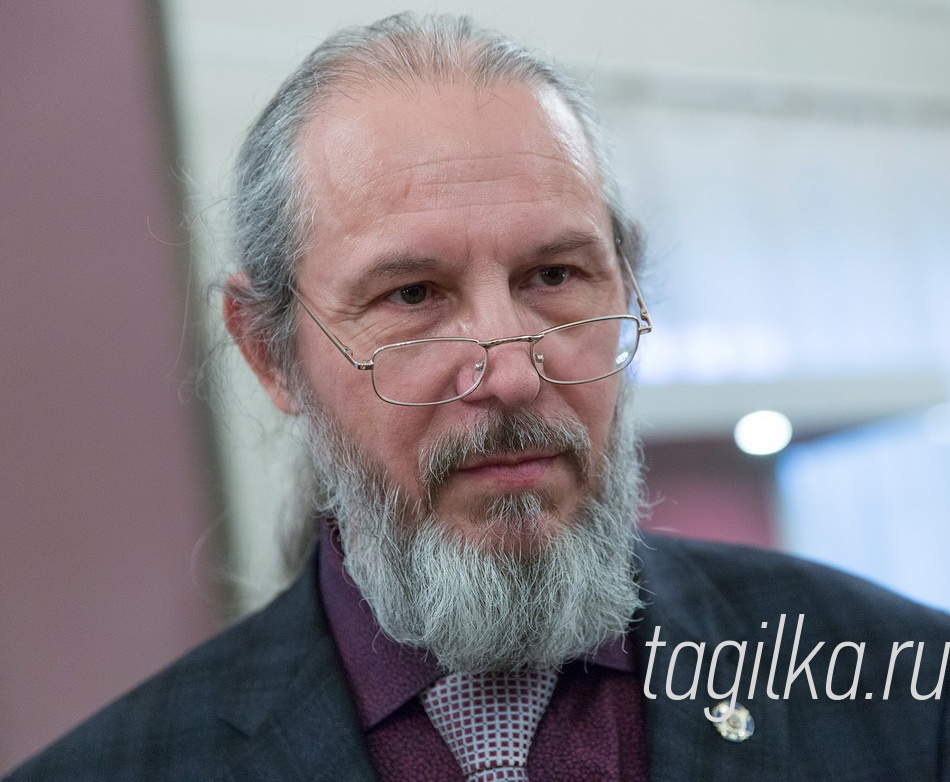 Анатолий Коненко.

Выставка «Чудеса под микро-
скопом» организована при под-
держке благотворительного фон-
да «Здоровое общество – сильная
страна». Экспозиция, наверняка,
будет интересна всем, кто захочет
увидеть в искусстве что-то новое.

Татьяна ШАРЫГИНА.
ФОТО СЕРГЕЯ КАЗАНЦЕВА.