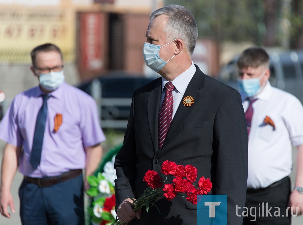 Глава Нижнего Тагила Владислав Пинаев возложил венки к памятникам горожанам, воевавшим в годы Великой Отечественной войны