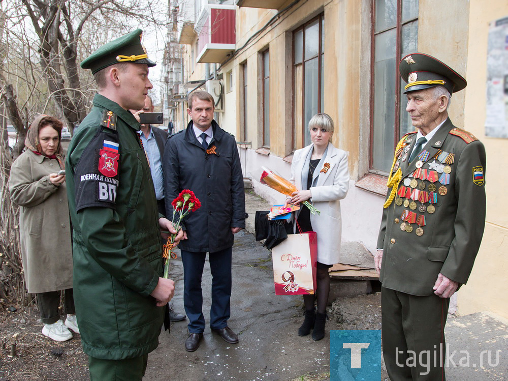 Десант военных из Свободного приехал поздравить фронтовиков-тагильчан