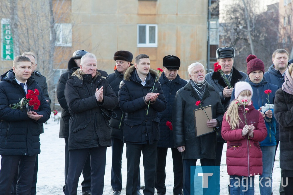 В Нижнем Тагиле торжественно открыли памятную доску в честь Евгения Зудова