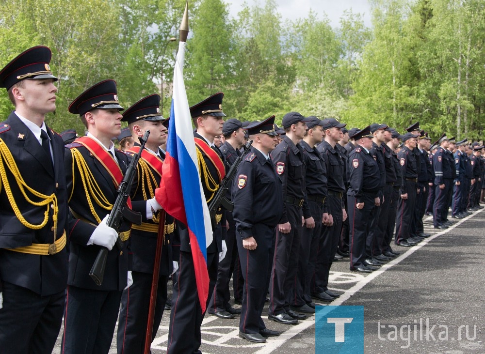 Молодые полицейские приняли присягу