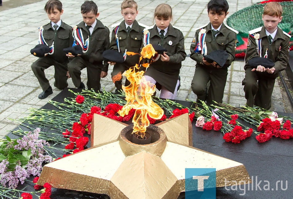 Вклад Нижнего Тагила в Победу в Великой Отечественной войне, которая началась 76 лет назад, огромен. 70 тысяч горожан ушли на фронт, к станкам встали дети, женщины, старики. Выпускали снаряды и легендарный танк Т-34. Город принял более 200 тысяч эвакуированных, четыре десятка предприятий. Было развернуто несколько госпиталей.

Татьяна Шарыгина
Фото Сергея Казанцева