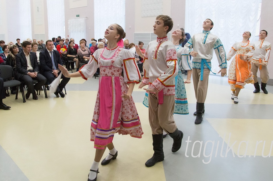 В Нижнем Тагиле награждены победители городского конкурса «Лучший двор, дом, подъезд»

Участников торжественного мероприятия поздравили творческие коллективы Дворца культуры «Юбилейный».