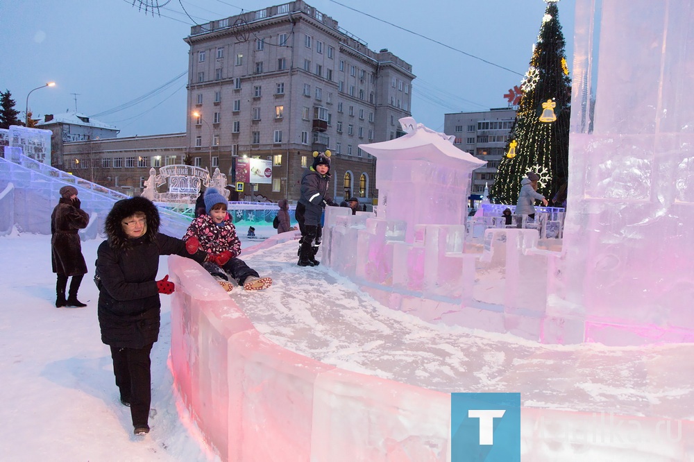 Зимние каникулы закончились, но ледовые городки продолжают работать