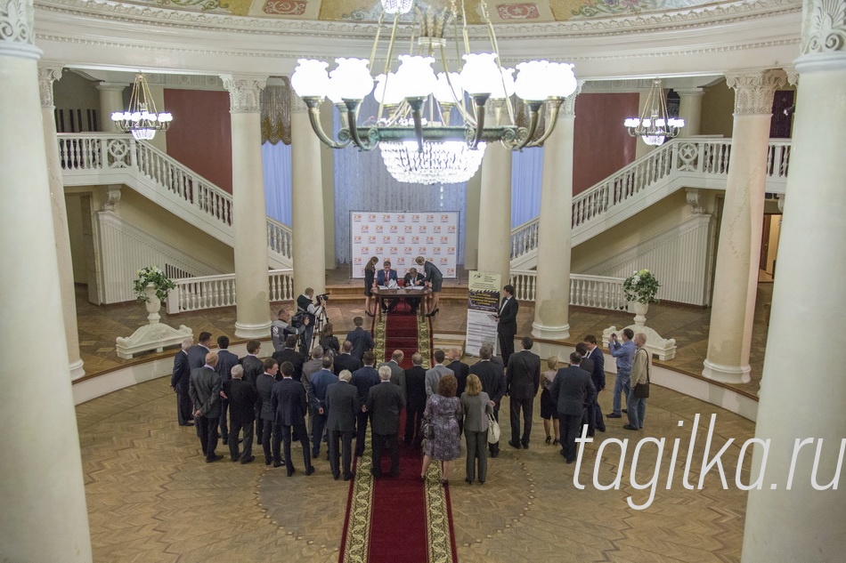 Подписание договора о строительстве шаропрокатного цеха ЕВРАЗ - НТМК