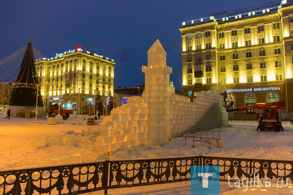 Строительство ледового городка. 22.12.2020