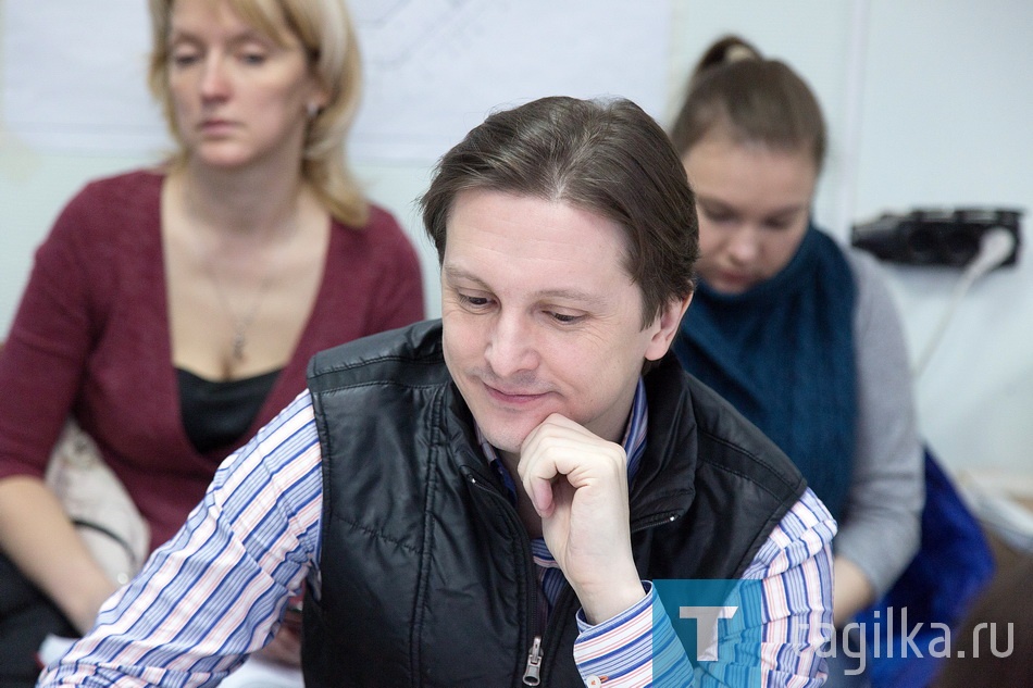Оперативное совещание по ремонту цирка.