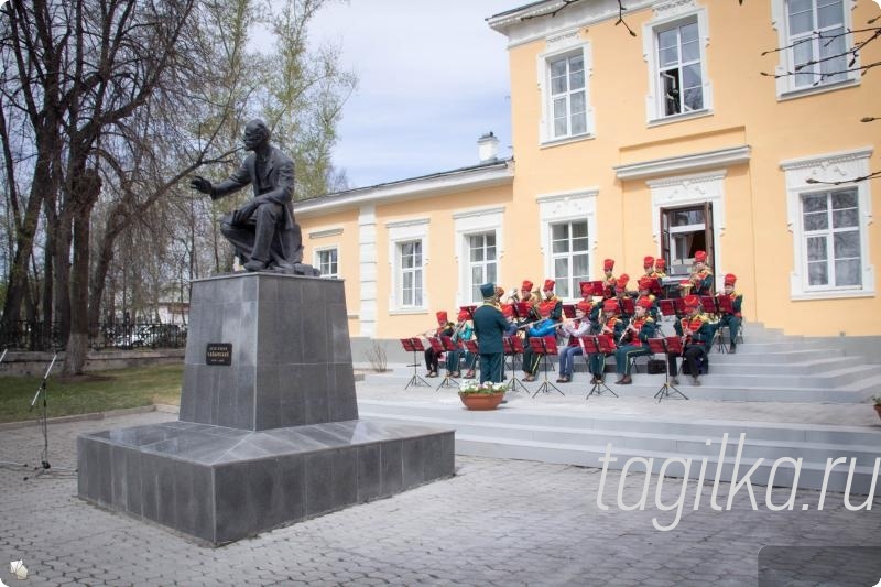 В Алапаевске после ремонта открылся дом-музей П.И. Чайковского