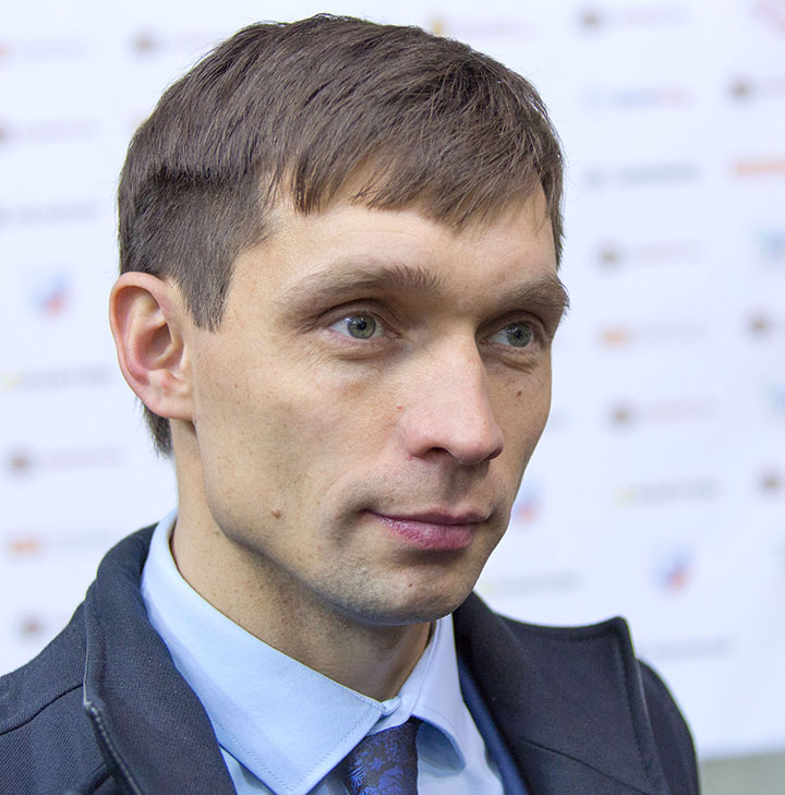 По пути Липницкой и Ковтуна
- Видим, насколько серьезно заинтересованы в развитии фигурного катания в Нижнем Тагиле, - рассказал президент областной федерации этого вида спорта Дмитрий Наумкин. – Мы, в свою очередь, стараемся расширить географию соревнований в регионе.