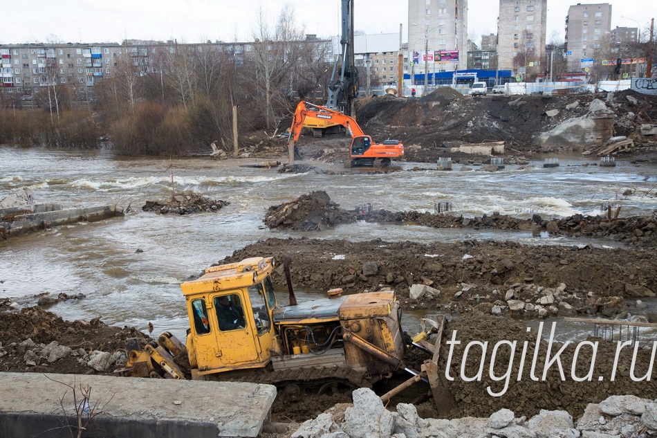 Строительство моста по ул. Фрунзе на 12.04.2016г.