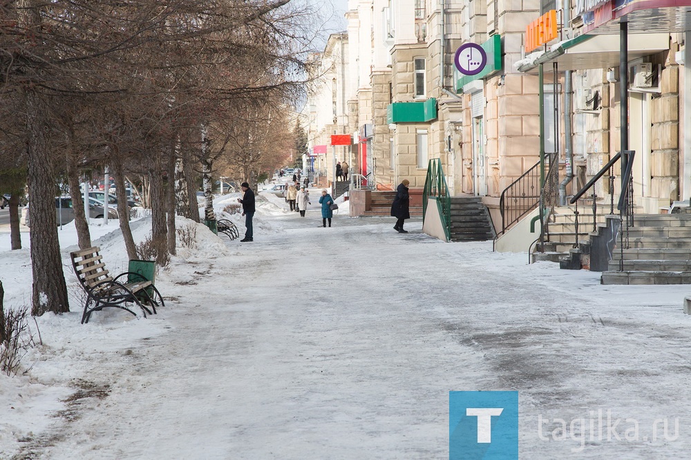 Уборка снега продолжается