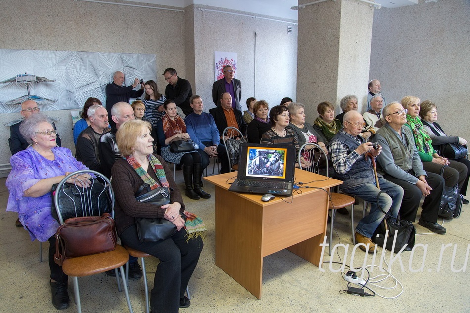 Выставка « Я – время. Календари». Фотограф Сергей Кузнецов.