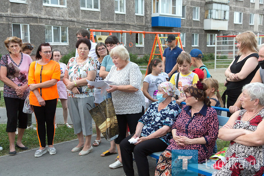 Глава города Владислав Пинаев встретился с жителями домов на улице Дарвина