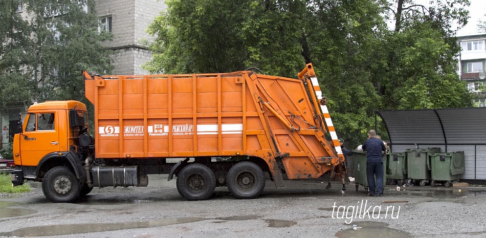 Все юрлица обязаны заключить договор на вывоз ТКО с регоператором