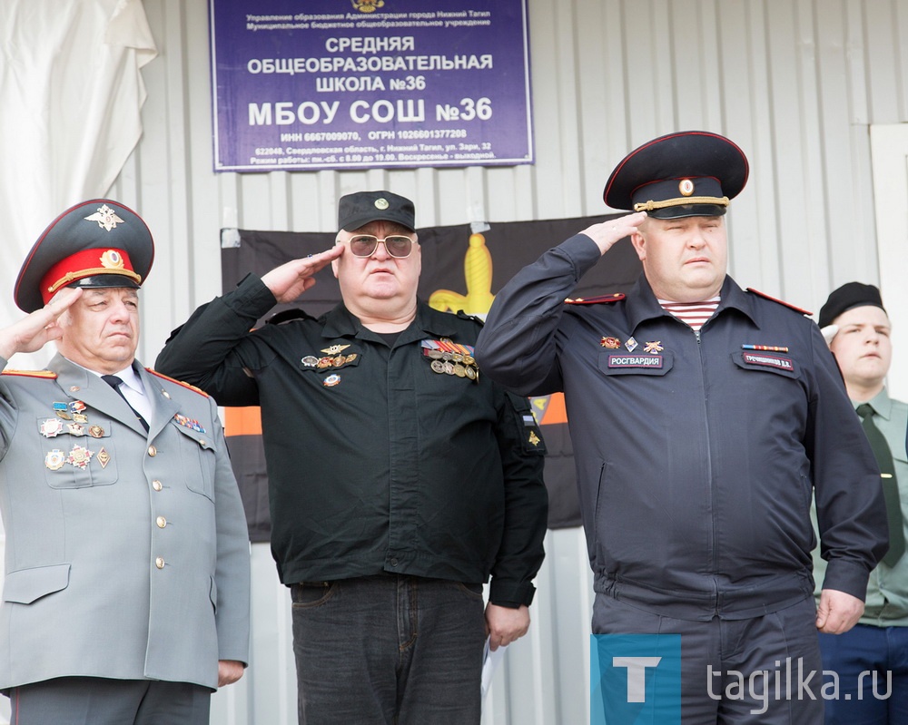 Сегодня открылась мемориальная доска в память о милиционере-герое Андрее Аргаузове