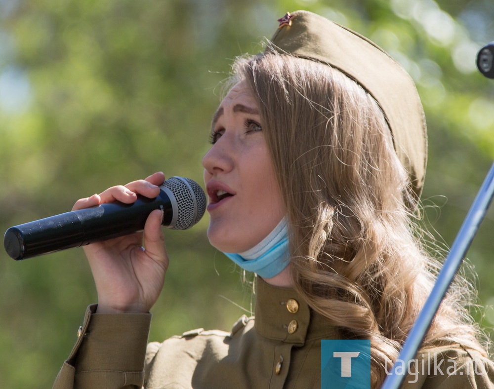 Глава Нижнего Тагила поздравил знаменосцев Парада Победы