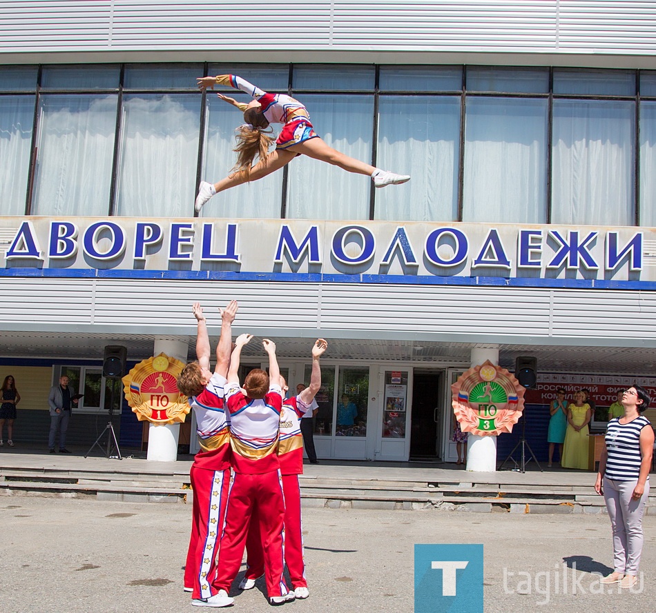Вручение удостоверений и значков ГТО.