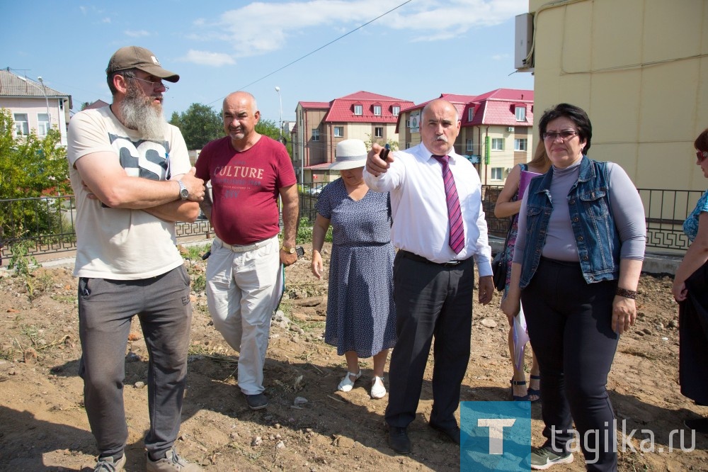 Здесь будет сквер советской скульптуры.