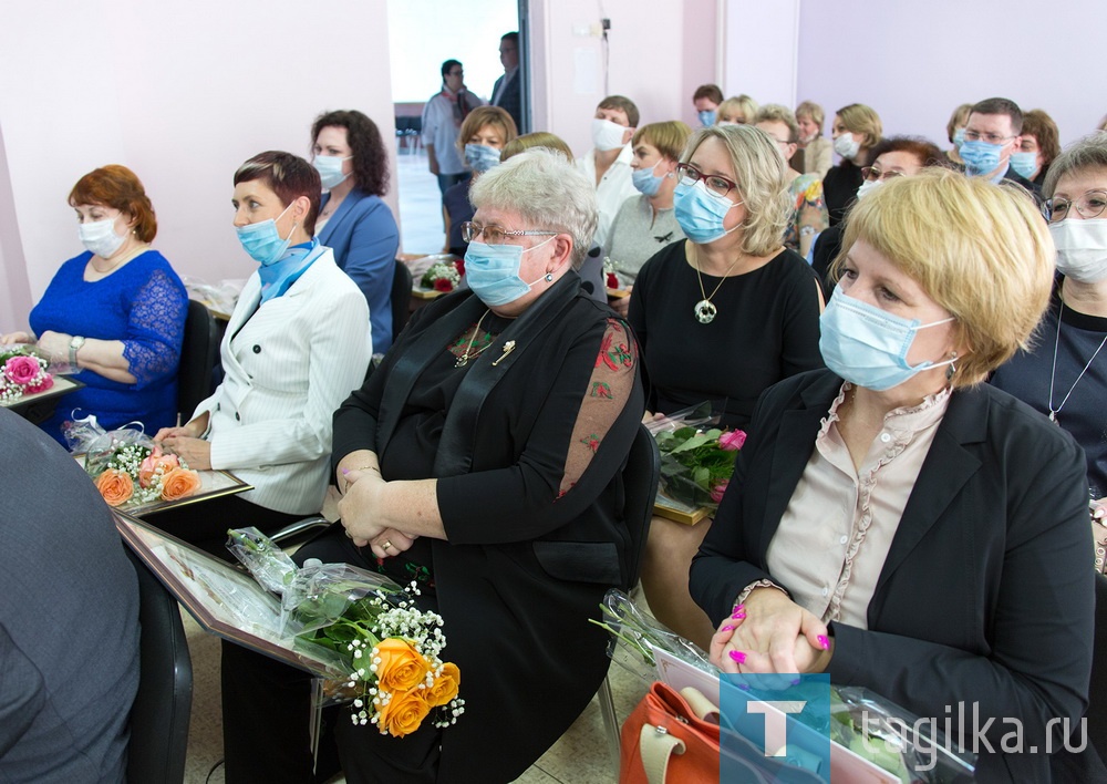 В Нижнем Тагиле наградили педагогов