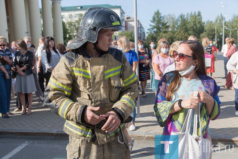 Пожар, полная эвакуация, двое спасенных. В администрации Нижнего Тагила прошли учения