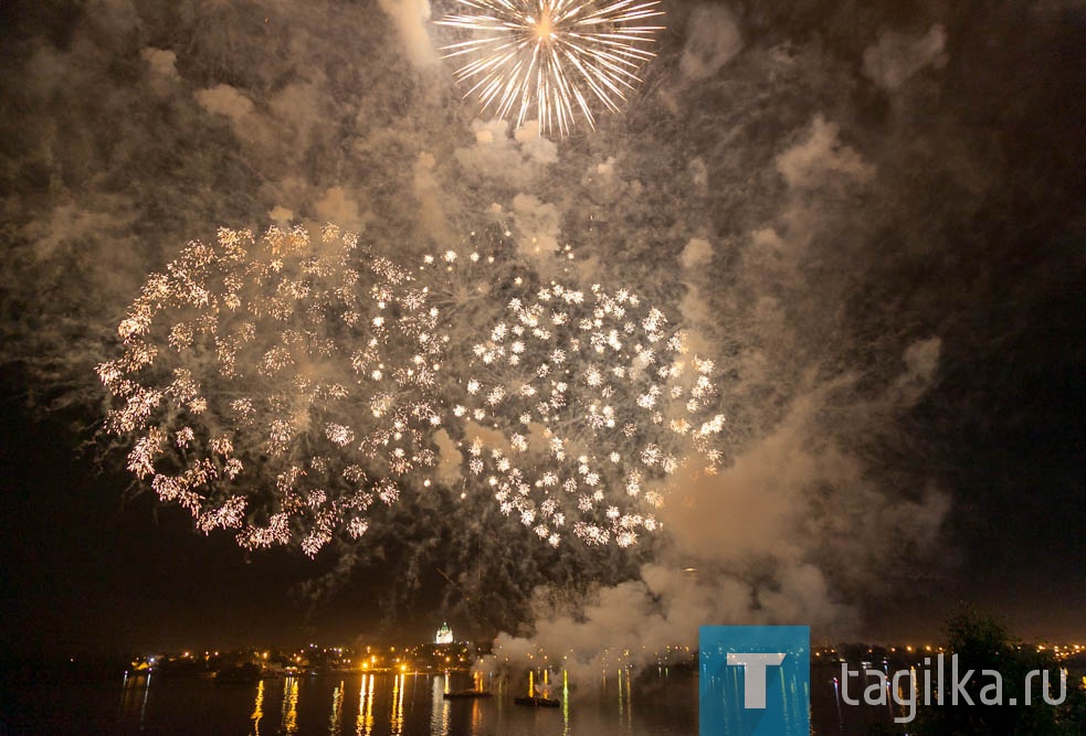 День города - 2019. "Иванушки" и фейерверк