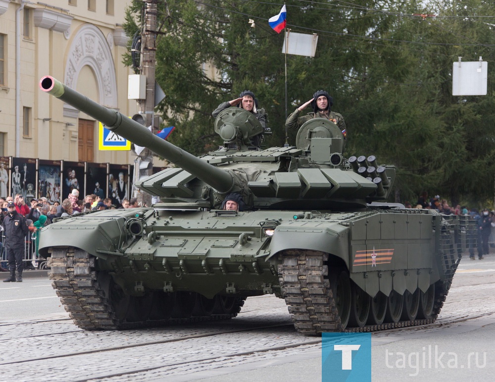 Шествием военной техники отметили тагильчане 100-летие отечественного танкпрома и 75-годовщину Победы в Великой Отечественной войне