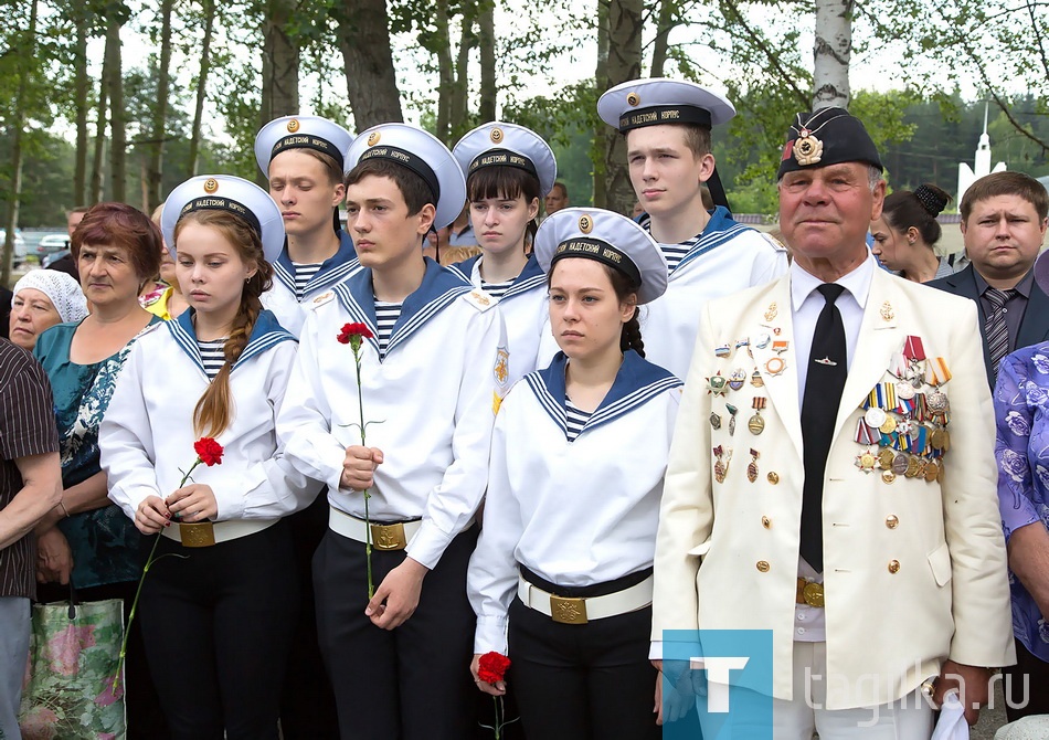 Траурный митинг. Мемориал "Рогожино"