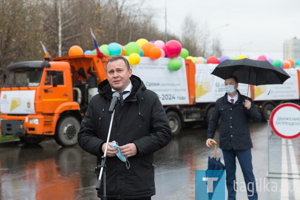 Глава города Владислав Пинаев.

- Я считаю и служба заказчика городского хозяйства со мной согласна, что работы выполнены хорошо, - отметил глава города Владислав Пинаев. – Еще раз качество проверит специальная организация из Самары. Уже приезжали представители общественного совета Росавтодора, они дали нашим подрядчикам высокую оценку на совещании в областном министерстве транспорта. Очень важно для нас и положительное мнение жителей, автомобилистов и пешеходов.