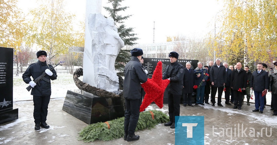Открытие обелиска "Солдатам правопорядка".