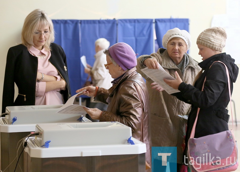 На выборах главы региона победу одержал Евгений Куйвашев, набравший 62,16%. В Нижнем Тагиле безусловным лидером стал Сергей Носов. Он получил абсолютное большинство голосов тагильских избирателей - 90,72%. 

На выборах в городскую Думу по единому округу прошли четыре партии – «Единая Россия», «Справедливая Россия», КПРФ, ЛДПР. «Партия Роста» не преодолела 5%-ный барьер.

В партийных списках эсеров лидируют Леонид Мартюшев и Игорь Макаров, коммунистов – Владислав Потанин и Александр Петров, либерал-демократов – Антон Гусев.

Полный список депутатов от ЕР на момент выходы газеты неизвестен – первые три места в списке занимают Сергей Носов и депутаты Заксобрания Алексей Кушнарев и Владимир Рощупкин. В течение пяти дней со дня утверждения официальных итогов выборов (12 сентября) они должны объявить, кому передадут мандаты. По списку единороссов в думу проходят Андрей Палатов, Олег Перминов, Ирина Бусыгина, Андрей Ленда, Гаджи Абдулов, Дмитрий Скоропупов.

По одномандатным округам в состав Нижнетагильской городской думы вошли самовыдвиженец Руслан Юсупов (округ №1), Роман Гореленко (округ №2), Вадим Раудштейн (округ №3), Игорь Базилевич (округ №4), Владимир Антонов (округ №5) – все депутаты входят в «команду УВЗ». Представители АО ЕВРАЗ НТМК победили в пяти округах: Никита Беркутов (округ №6), Николай Атаманкин (округ №7), Денис Корякин (округ №8), Константин Шведов (округ №13), Алексей Пырин (округ № 14). Еще четыре депутатских кресла займут представители «команды Носова» - директоры муниципальных предприятий Игорь Темнов (округ №9) и Андрей Обельчак (округ №10), а также Вячеслав Малых (округ №11) и Галина Масликова (округ №12).

Текст: Ольга Думченкова 
